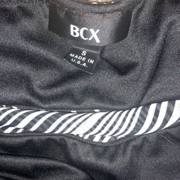 Small BCX Black & white zebra stripes halter top - Picture 3 of 4
